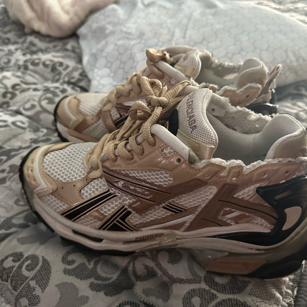Balenciaga runners.  Size 41 men